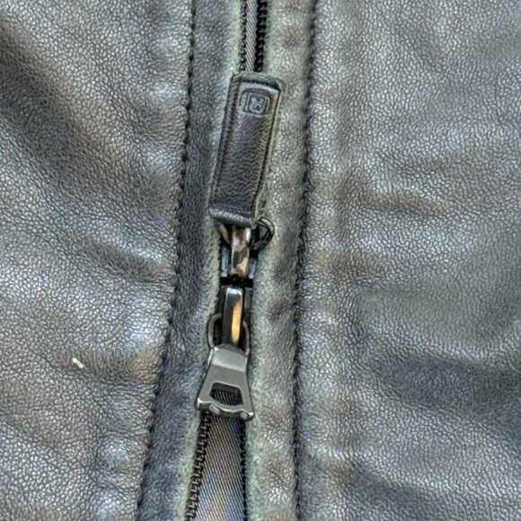 Vintage black leather jacket - Picture 6 of 8